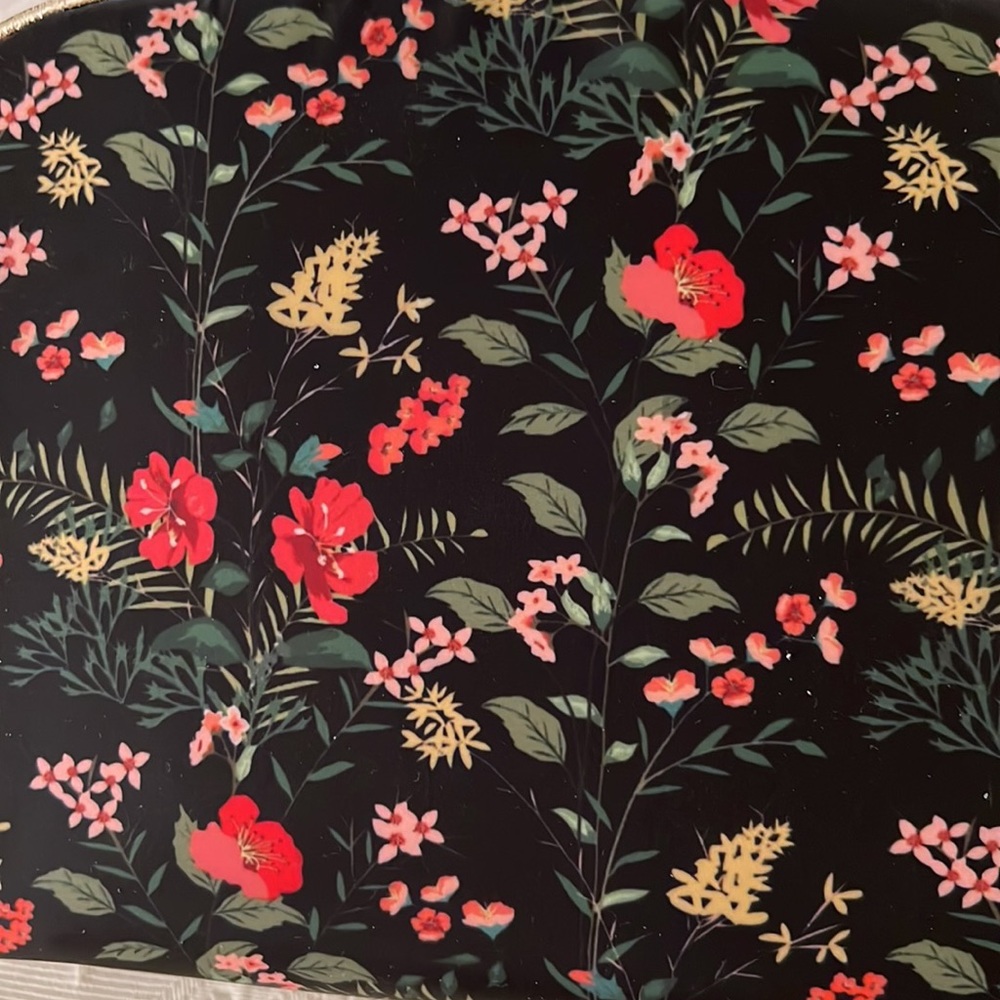 BRAND NEW SET OF 2 MATCHING PRETTY FLORAL MAKE-UP/COSMETIC BAGS - Picture 4 of 8
